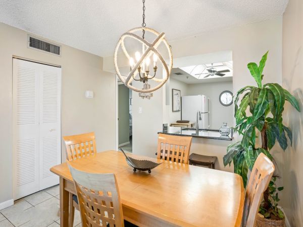 Indian Rocks 3 Bedroom Beach Condo Full Gulf View - Sleeps 6
