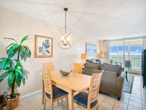 Indian Rocks 3 Bedroom Beach Condo Full Gulf View - Sleeps 6