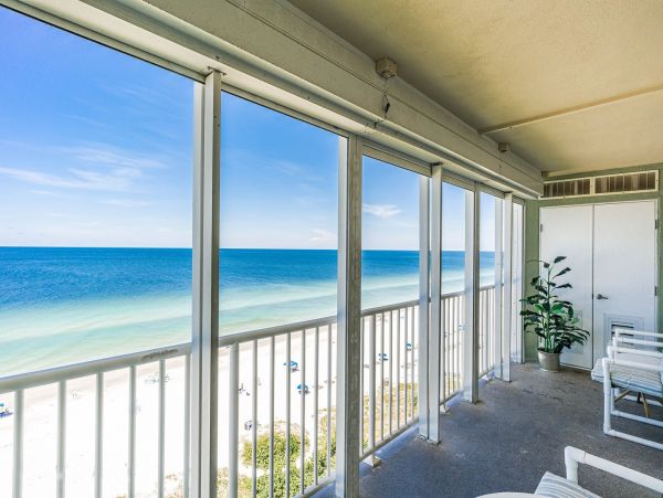Indian Rocks 3 Bedroom Beach Condo Full Gulf View - Sleeps 6