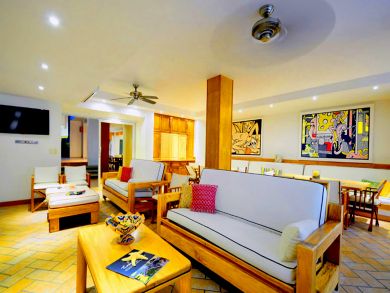 Eight Bedroom Villa Sleeps 18 Guests