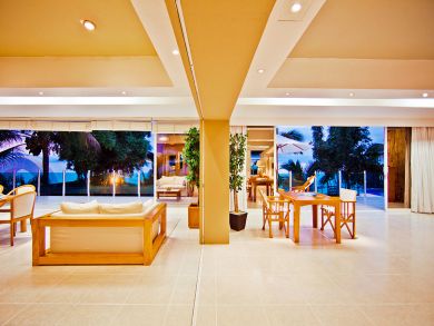 Eight Bedroom Villa Sleeps 18 Guests