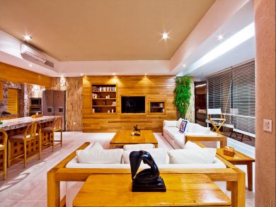 Eight Bedroom Villa Sleeps 18 Guests