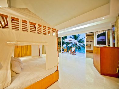 Eight Bedroom Villa Sleeps 18 Guests
