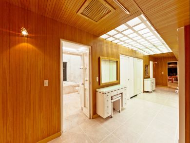Eight Bedroom Villa Sleeps 18 Guests
