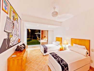 Eight Bedroom Villa Sleeps 18 Guests