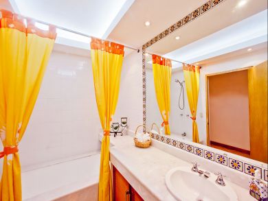 Eight Bedroom Villa Sleeps 18 Guests