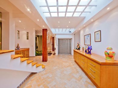 Eight Bedroom Villa Sleeps 18 Guests