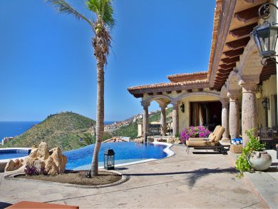 Minuets from Down Town Cabo San Lucas 3 Km Away