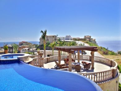 Minuets from Down Town Cabo San Lucas 3 Km Away