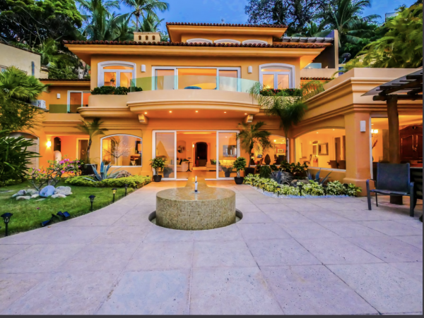 Conchas Chinos Beachfront Villa Puerto Vallarta.