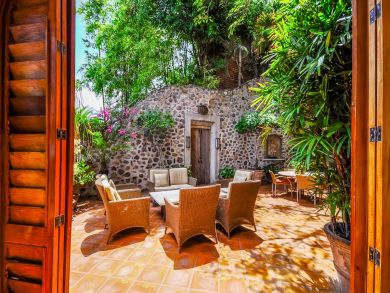 Take A Look at the Photos Incredible Luxury Vacation Villa