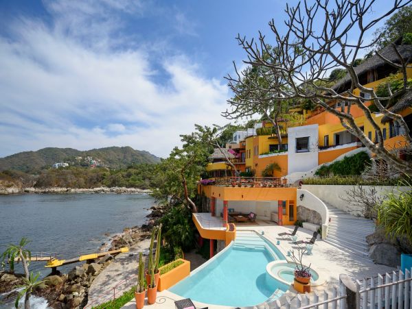Stunning 11 Bedroom Villa with Sweeping Views