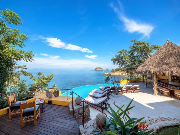 Stunning 11 Bedroom Villa with Sweeping Views