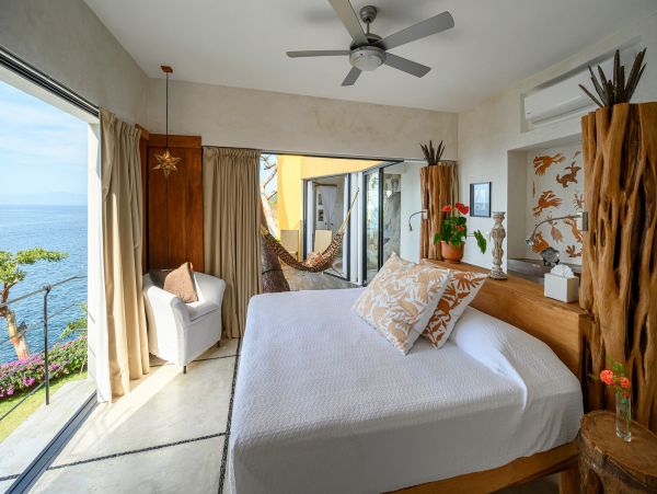 Stunning 11 Bedroom Villa with Sweeping Views