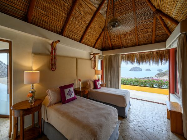 Stunning 11 Bedroom Villa with Sweeping Views