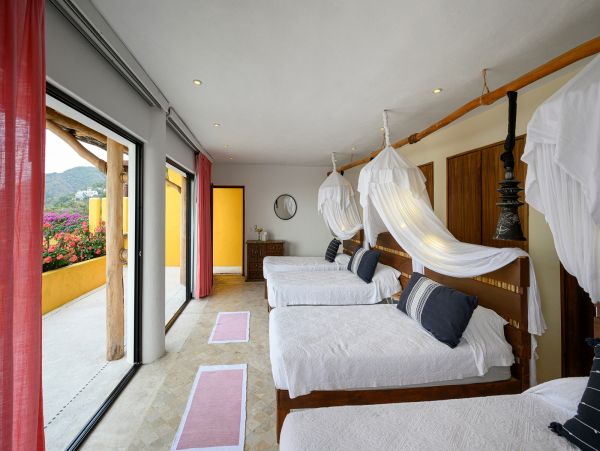 Stunning 11 Bedroom Villa with Sweeping Views