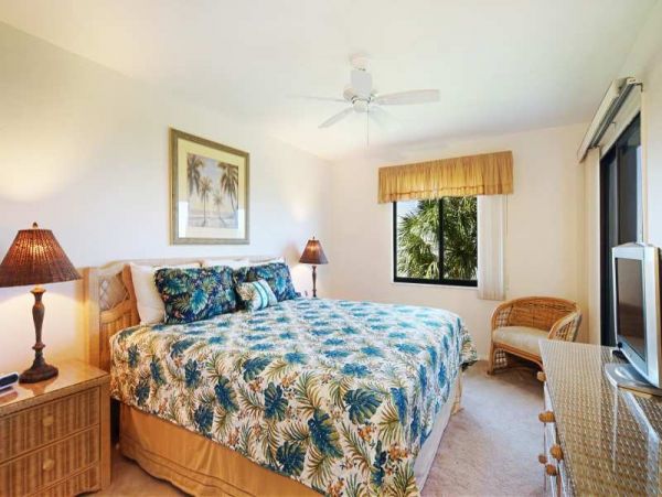 Great Value 2 Bedroom Sanibel Condo Communal Pool Sleeps 4