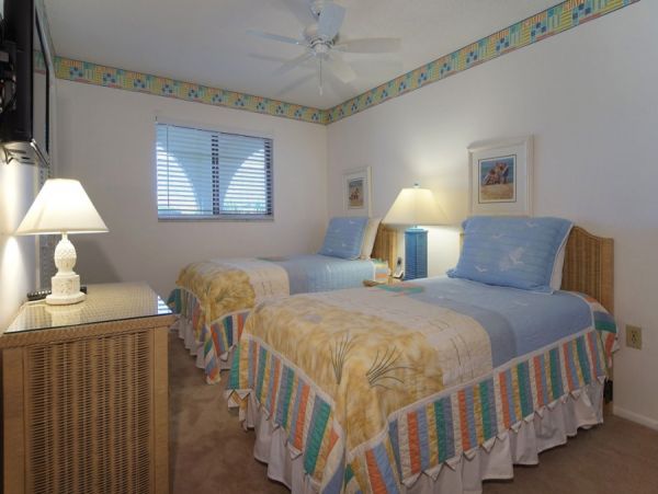 Great Value 2 Bedroom Sanibel Condo Communal Pool Sleeps 4
