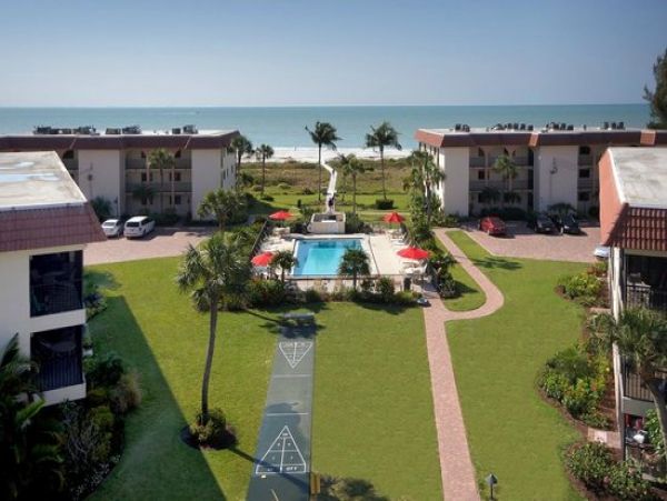 Great Value 2 Bedroom Sanibel Condo Communal Pool Sleeps 4