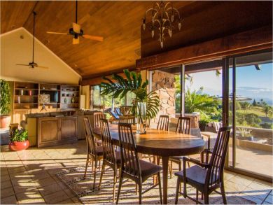Outdoor Dining Area Outdoor Dining Area