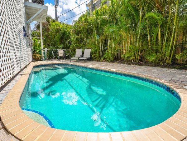 Beautiful Siesta Key Townhouse for Rent Walk to Beach