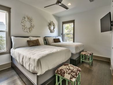 Queen Bedroom
