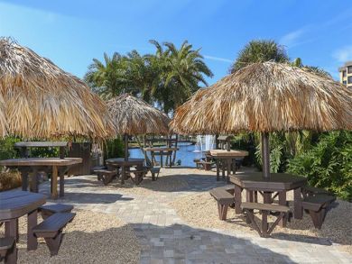 Two Bedroom Condo on Siesta Key Sleeps 4 Close to Beach