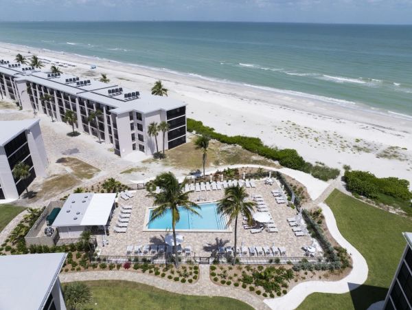 Sanibel Island Three Bedroom Beach Condo Gulf-Front