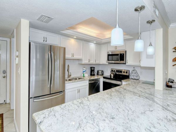Great Value Two Bedroom Beach Condo with Communal Pool