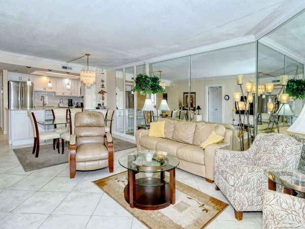 Great Value Two Bedroom Beach Condo with Communal Pool
