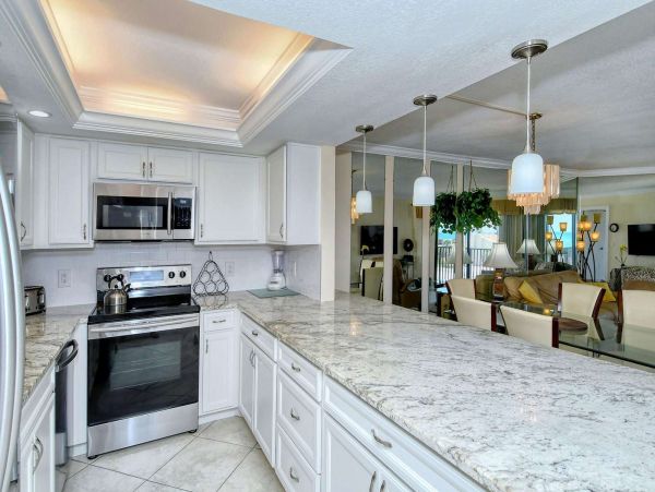 Great Value Two Bedroom Beach Condo with Communal Pool