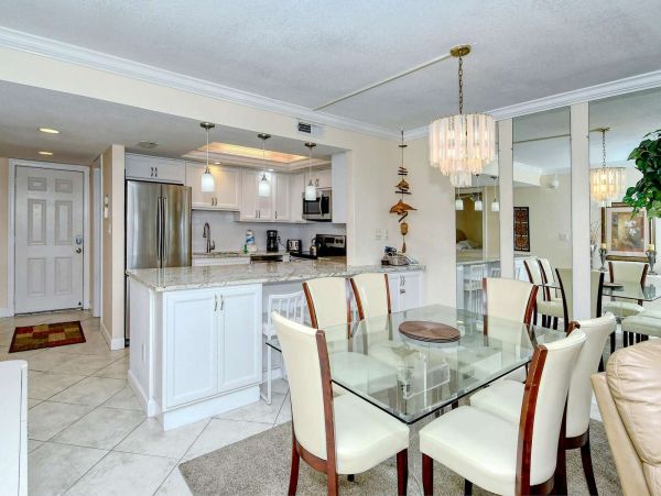 Great Value Two Bedroom Beach Condo with Communal Pool