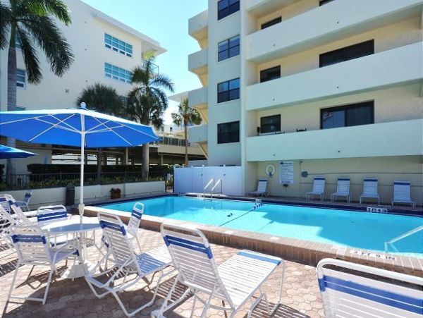 Siesta Key Amazing Two Bedroom Beach Condo