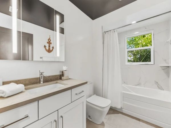 Luxury Boca Grande Vacation Rental - Waterfront Property with Pool & Concierge Services