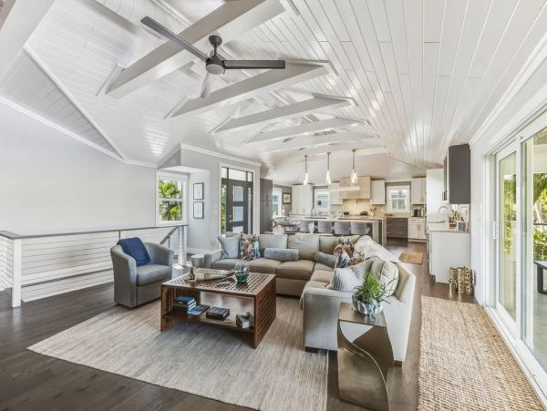 Luxury Boca Grande Vacation Rental - Waterfront Property with Pool & Concierge Services