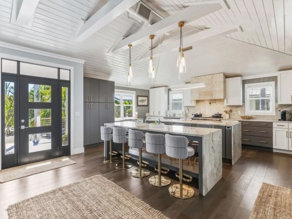 Luxury Boca Grande Vacation Rental - Waterfront Property with Pool & Concierge Services