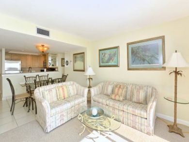 Living & Dining Area Living & Dining Area