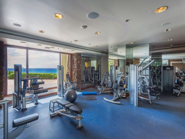 Luxury Three Bedroom Vacation Home Short Walk to Beach