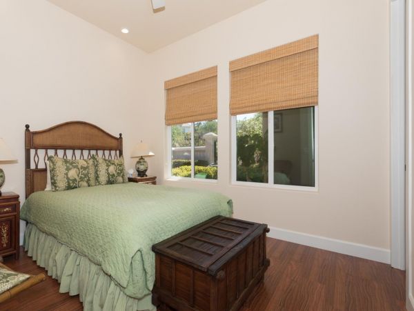 Luxury Three Bedroom Vacation Home Short Walk to Beach