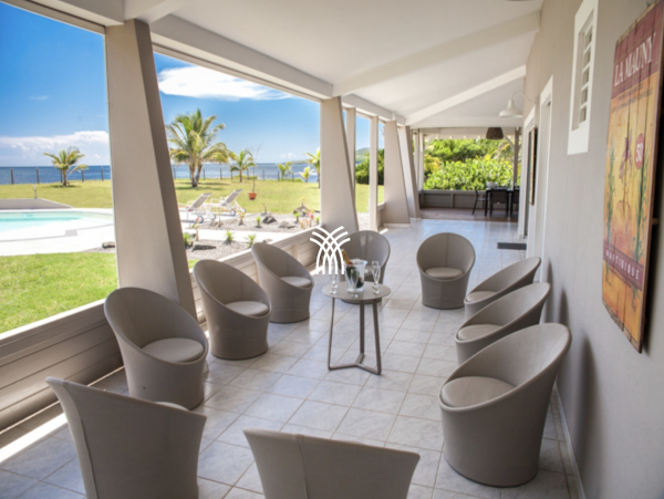 Short Walk to Beach from this Five Bedroom Villa Sleeps 10
