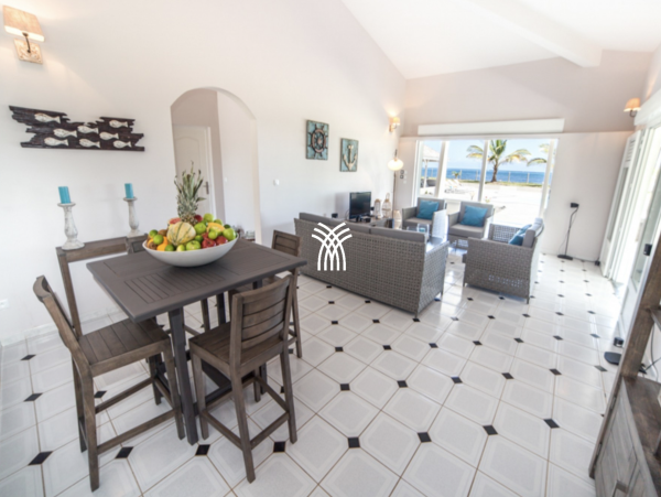 Short Walk to Beach from this Five Bedroom Villa Sleeps 10