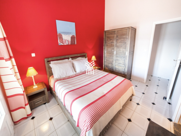 Short Walk to Beach from this Five Bedroom Villa Sleeps 10
