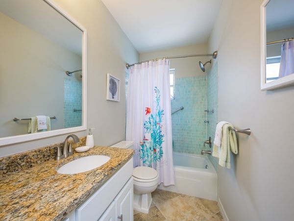 Lovely 2 Bedroom Vacation Pool Villa in Anna Maria 4 Guests