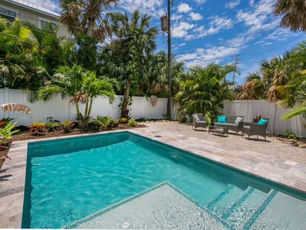 Lovely 2 Bedroom Vacation Pool Villa in Anna Maria 4 Guests