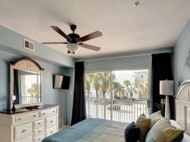 Master Bedroom - Queen Bed