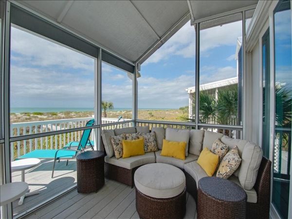 Three Bedroom Vacation Rental Sleeps 6 Short Walk to Beach