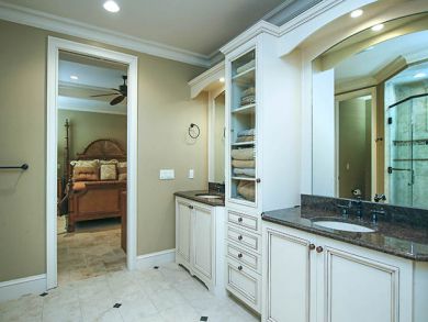 Bathroom with Dual Vanity