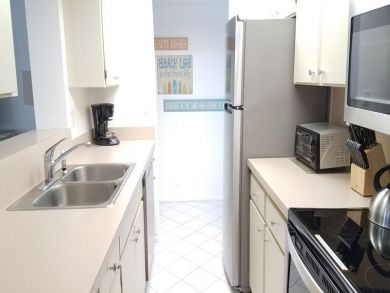Two Bedroom Beach Condo Sleeps 6 Short Walk to Beach Two Bedroom Beach Condo Sleeps 6 Short Walk to Beach