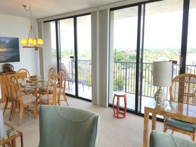 Two Bedroom Beach Condo Sleeps 6 Short Walk to Beach Two Bedroom Beach Condo Sleeps 6 Short Walk to Beach