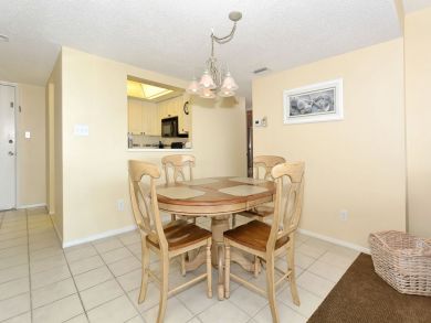 Dining Area Dining Area